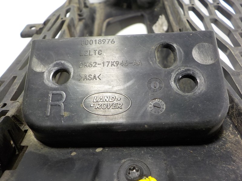 Recambio de rejilla paragolpes derecha para land rover range rover sport hse referencia OEM IAM LR045033 DK6217K946AA 