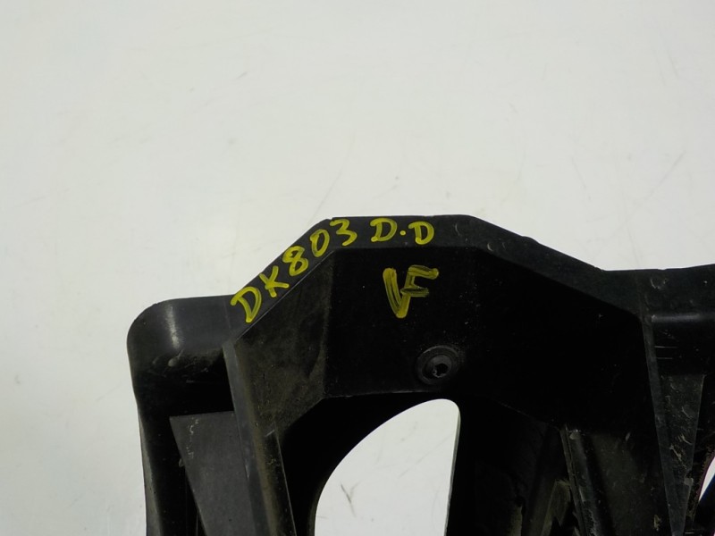 Recambio de rejilla paragolpes derecha para land rover range rover sport hse referencia OEM IAM LR045033 DK6217K946AA 