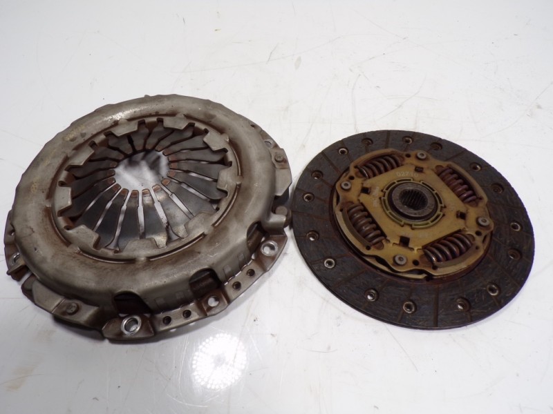 Recambio de kit embrague para hyundai i20 1.2 cat referencia OEM IAM 4110002710 02710 