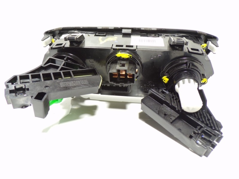 Recambio de mando calefaccion / aire acondicionado para hyundai i20 1.2 cat referencia OEM IAM 97250C8011SDH 97250C8011 