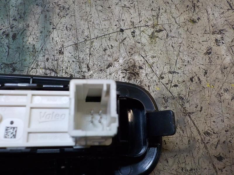 Recambio de mando elevalunas trasero izquierdo para peugeot 308 1.2 12v e-thp referencia OEM IAM 96762292ZD  