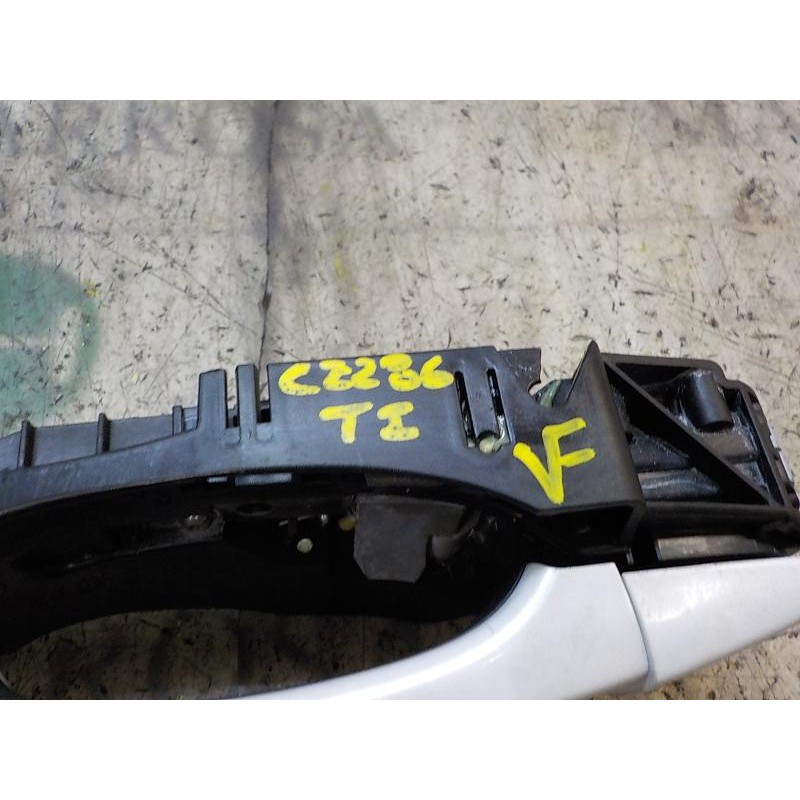 Recambio de maneta exterior trasera izquierda para peugeot 308 1.2 12v e-thp referencia OEM IAM 1609240780  