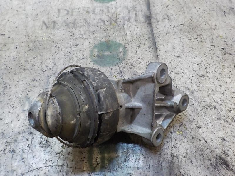 Recambio de soporte cambio para volvo c70 coupe 2.4 turbo cat referencia OEM IAM 6801722  