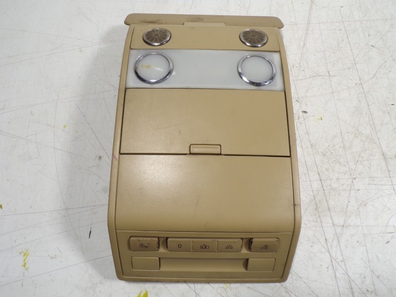 Recambio de piloto interior para volkswagen touareg (7la) tdi r5 referencia OEM IAM 7L6867508D7G8 7L6867508 