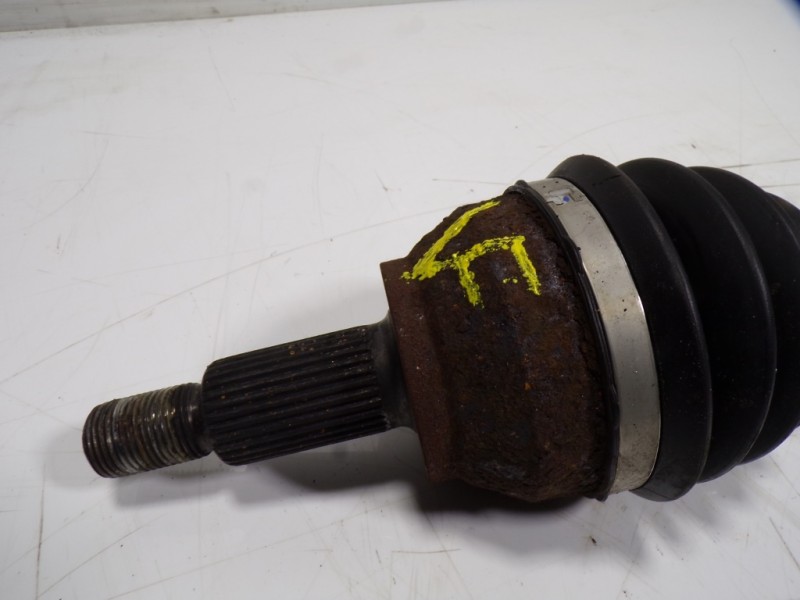 Recambio de transmision izquierda para land rover range rover sport hse referencia OEM IAM LR041970  