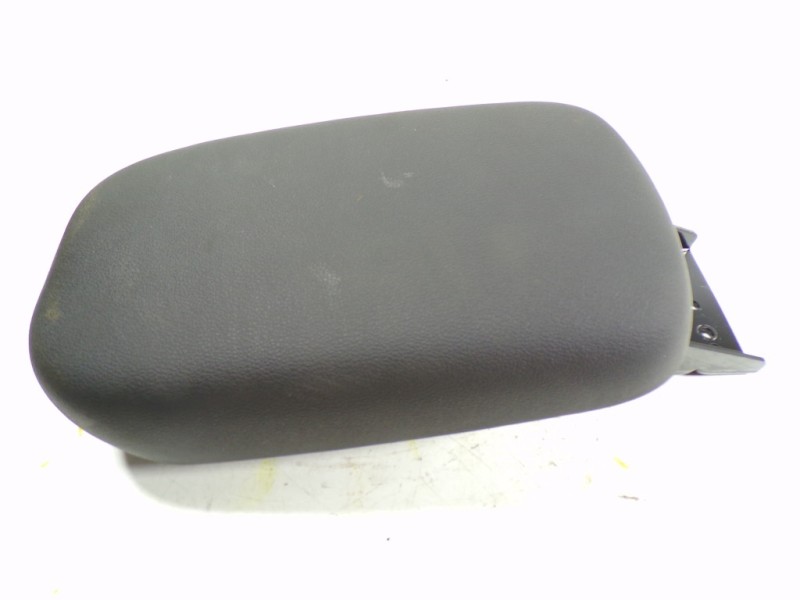 Recambio de apoyabrazos central para hyundai kona 1.6 crdi cat referencia OEM IAM 84660J9000TRY  