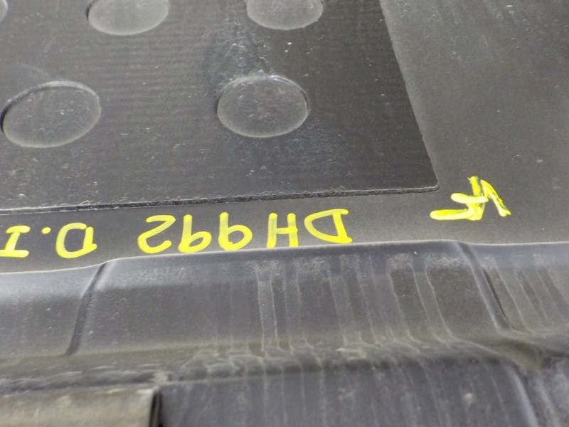 Recambio de puerta delantera izquierda para volkswagen touareg (7la) tdi r5 referencia OEM IAM 7L0831055L  