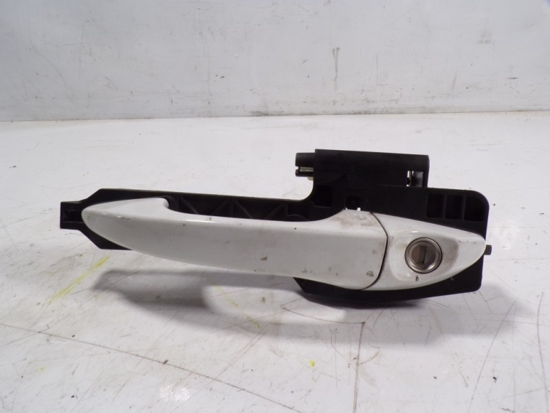 Recambio de maneta exterior delantera izquierda para hyundai i20 1.1 crdi cat referencia OEM IAM 82651C8050  