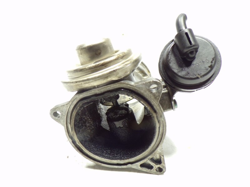 Recambio de valvula egr para volkswagen touareg (7la) tdi r5 referencia OEM IAM 070128070F 070128070F 320015009