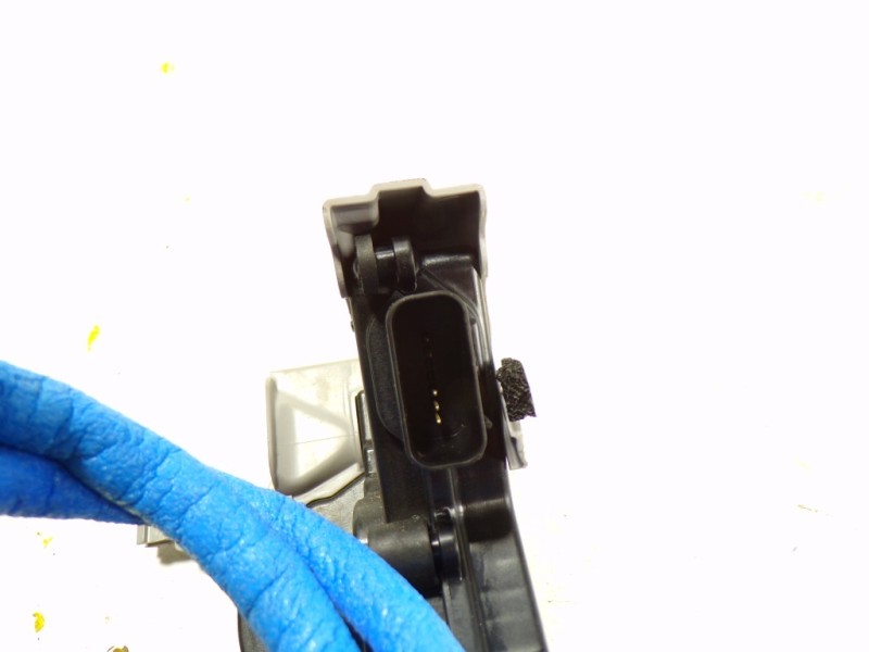 Recambio de cerradura puerta delantera derecha para hyundai kona 1.6 crdi cat referencia OEM IAM 81320J9010 81320J9010 