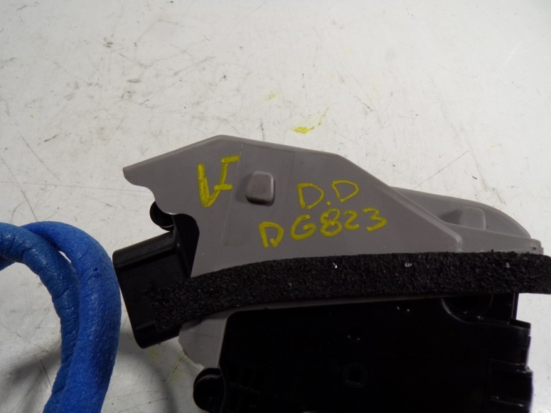 Recambio de cerradura puerta delantera derecha para hyundai kona 1.6 crdi cat referencia OEM IAM 81320J9010 81320J9010 