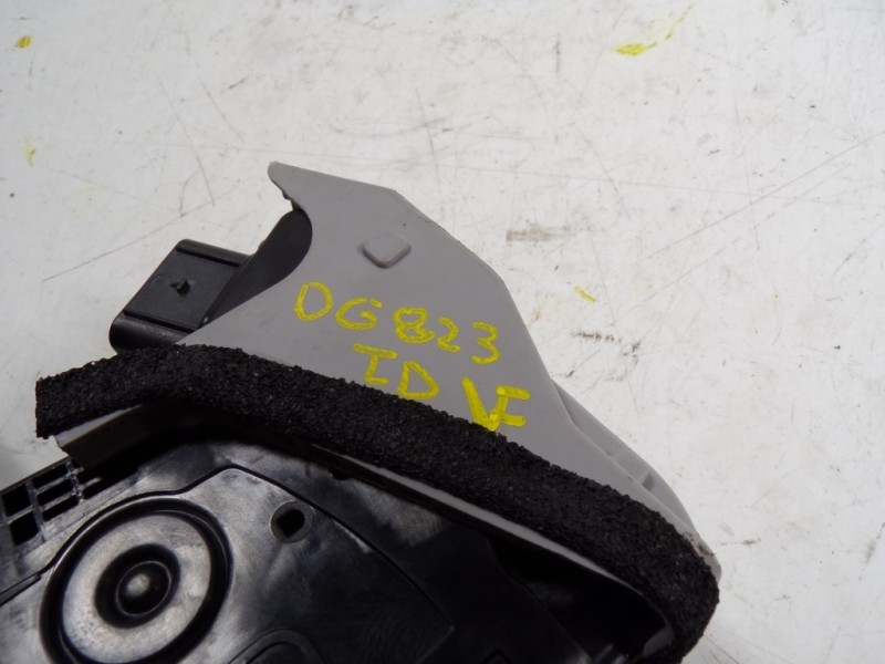 Recambio de cerradura puerta trasera derecha para hyundai kona 1.6 crdi cat referencia OEM IAM 81420J9000 81420J9000 