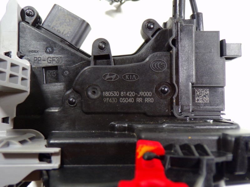 Recambio de cerradura puerta trasera derecha para hyundai kona 1.6 crdi cat referencia OEM IAM 81420J9000 81420J9000 