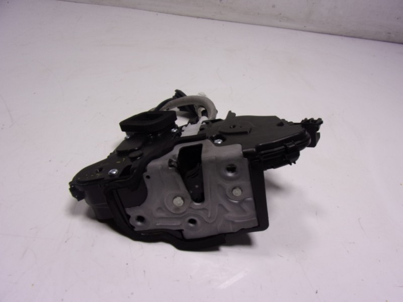 Recambio de cerradura puerta delantera izquierda para volkswagen taigo 1.0 tsi referencia OEM IAM 10B837015B 10B837015B 