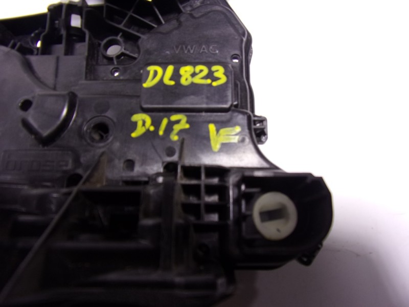 Recambio de cerradura puerta delantera izquierda para volkswagen taigo 1.0 tsi referencia OEM IAM 10B837015B 10B837015B 