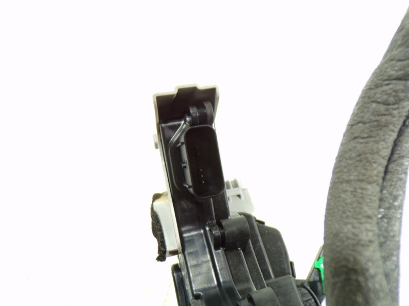 Recambio de cerradura puerta trasera izquierda para hyundai kona 1.6 crdi cat referencia OEM IAM 81410J9000 81410J9000 