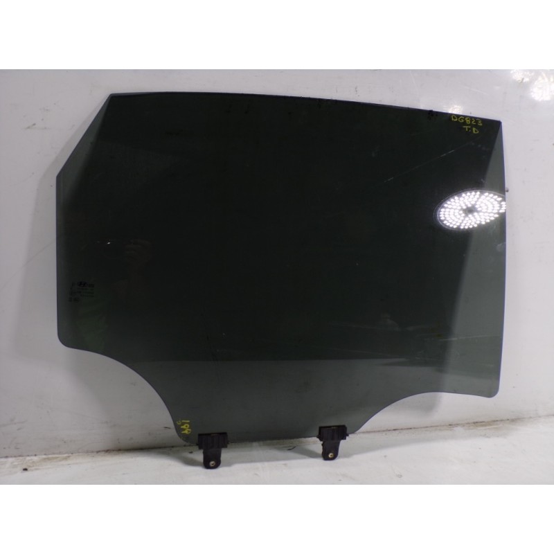 Recambio de cristal puerta trasero derecho para hyundai kona 1.6 crdi cat referencia OEM IAM 83420J9020  