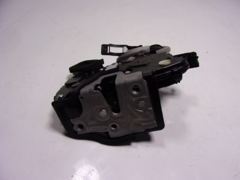 Recambio de cerradura puerta trasera izquierda para volkswagen taigo 1.0 tsi referencia OEM IAM 10A839015B 10A839015B 