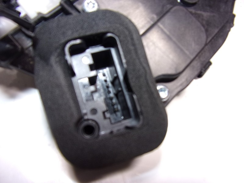 Recambio de cerradura puerta trasera izquierda para volkswagen taigo 1.0 tsi referencia OEM IAM 10A839015B 10A839015B 