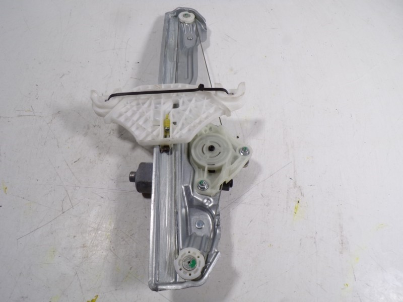 Recambio de elevalunas trasero derecho para hyundai kona 1.6 crdi cat referencia OEM IAM 83404J9000 82450J9000 