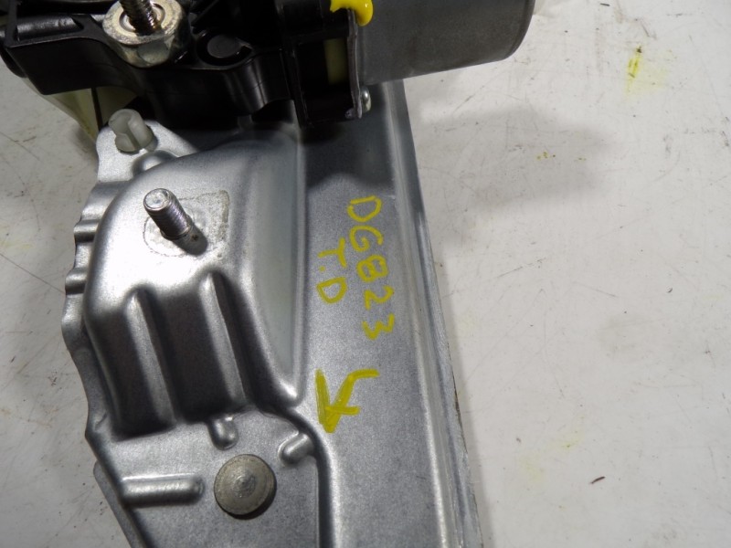 Recambio de elevalunas trasero derecho para hyundai kona 1.6 crdi cat referencia OEM IAM 83404J9000 82450J9000 