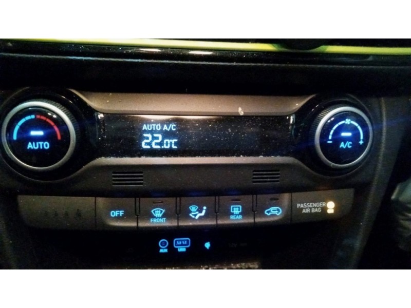 Recambio de mando climatizador para hyundai kona 1.6 crdi cat referencia OEM IAM 97250J9360TMT C200367800 C200367800
