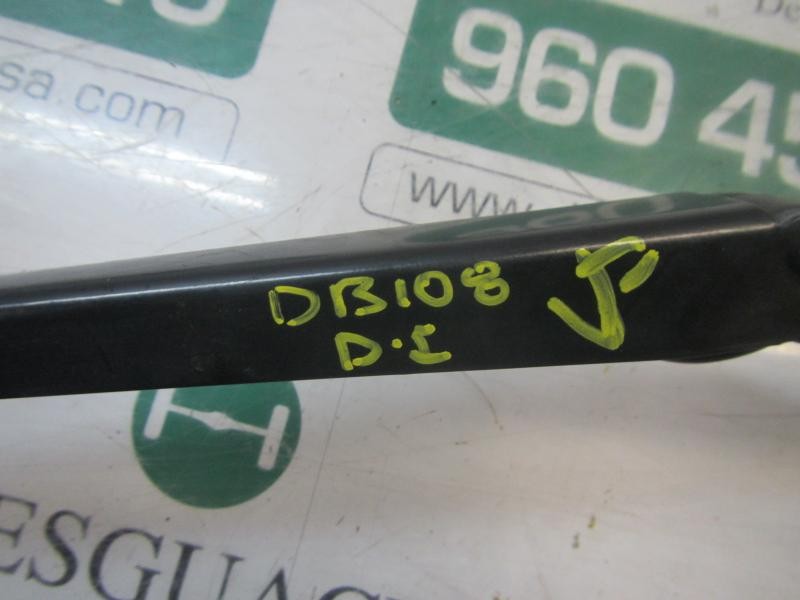 Recambio de brazo limpia delantero izquierdo para peugeot 308 1.6 16v hdi referencia OEM IAM 6429EL  