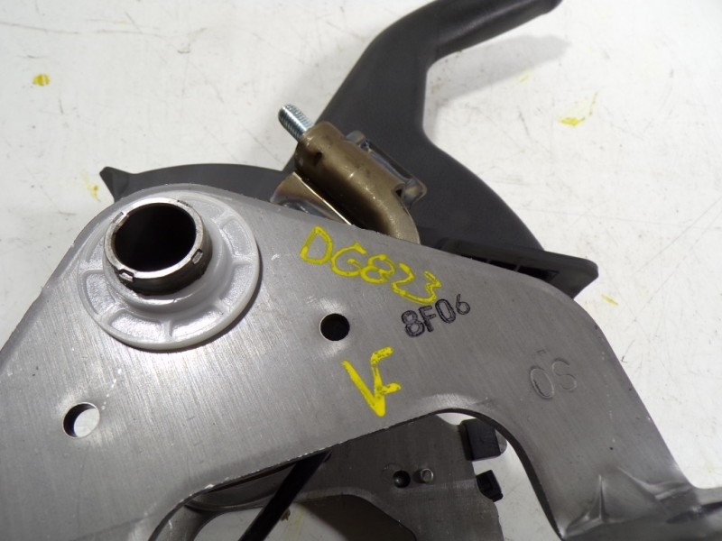 Recambio de palanca freno de mano para hyundai kona 1.6 crdi cat referencia OEM IAM 59710J9050TRY  