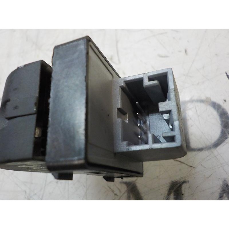 Recambio de mando elevalunas trasero izquierdo para audi a3 sportback (8p) 2.0 tdi referencia OEM IAM 4F0959855A5PR  