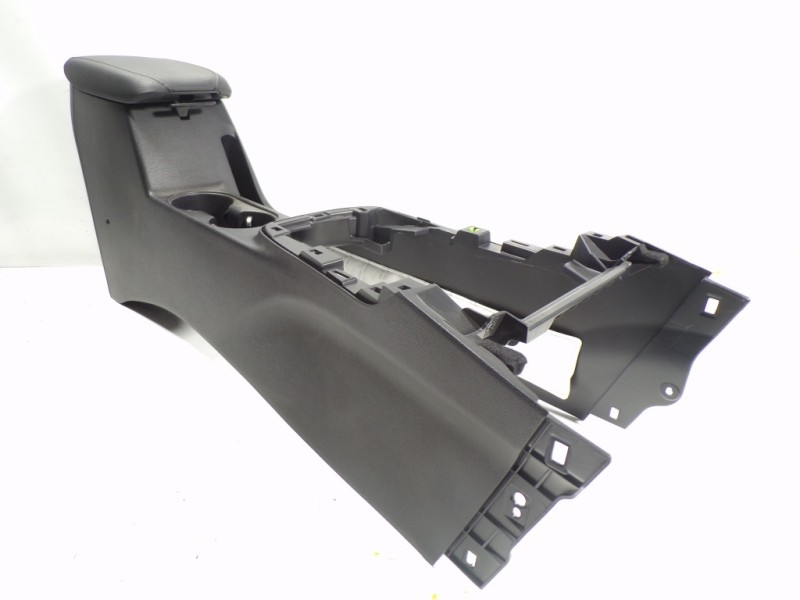 Recambio de apoyabrazos central para kia xceed 1.4 tgdi cat referencia OEM IAM 84660J7000WK  