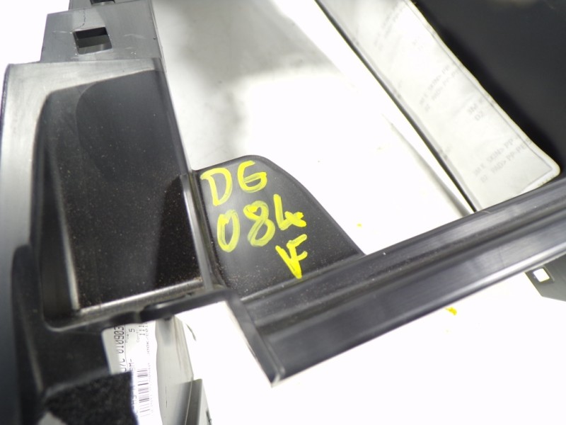 Recambio de apoyabrazos central para kia xceed 1.4 tgdi cat referencia OEM IAM 84660J7000WK  