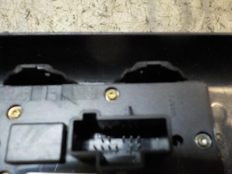 Recambio de mando elevalunas delantero izquierdo para ford mondeo berlina (ge) 1.8 cat referencia OEM IAM   