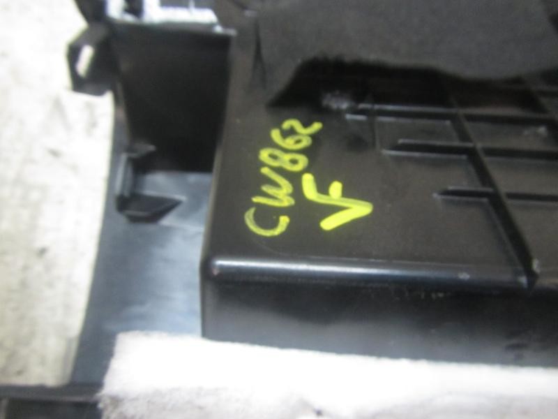 Recambio de guantera para mercedes-benz clase m (w164) 3.0 cdi cat referencia OEM IAM A16468001919D84  