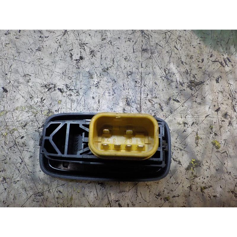 Recambio de mando elevalunas delantero derecho para ford fiesta (cb1) 1.4 tdci cat referencia OEM IAM 1823466  