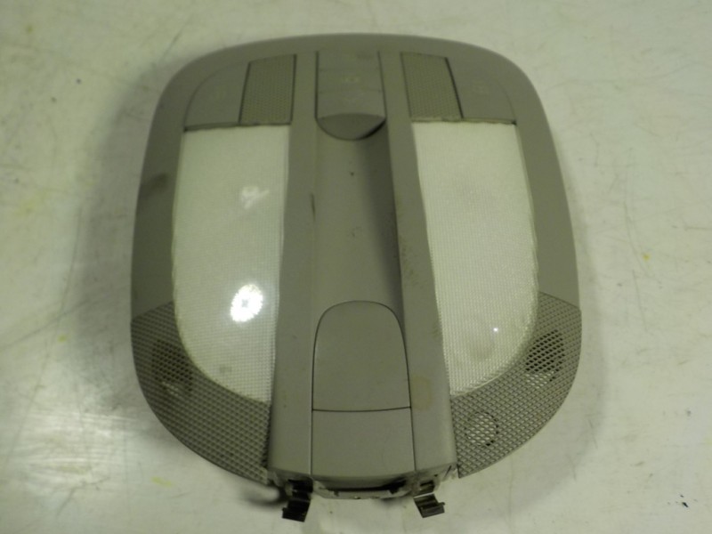 Recambio de piloto interior para mercedes-benz clase m (w164) 3.0 cdi cat referencia OEM IAM A1648205401  