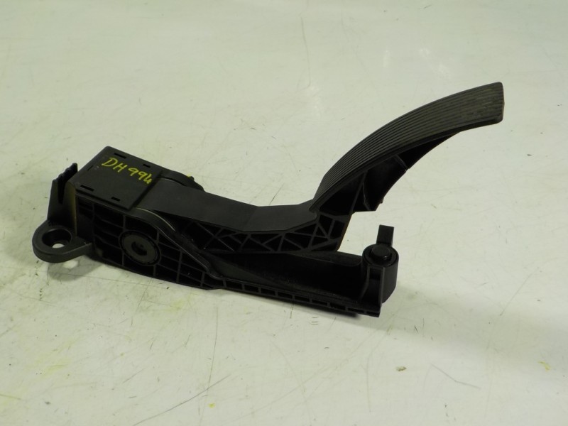 Recambio de potenciometro pedal para mercedes-benz clase m (w164) 3.0 cdi cat referencia OEM IAM A1643000004 A1643000004 