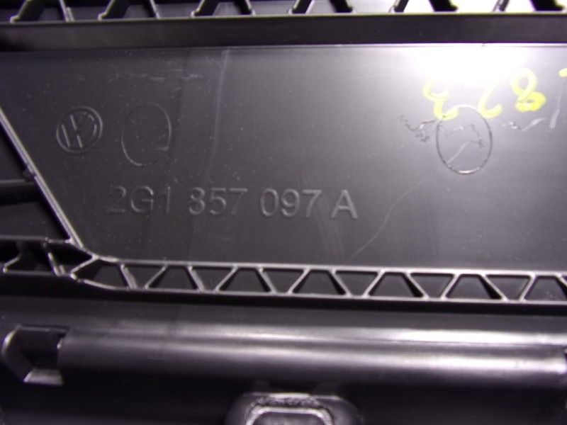 Recambio de guantera para volkswagen taigo 1.0 tsi referencia OEM IAM 2G1857097G82V 2G1857101A 