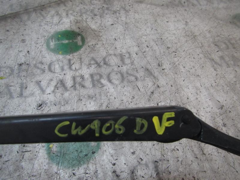 Recambio de brazo limpia delantero derecho para volkswagen touran (1t1) advance referencia OEM IAM 2K1955410  