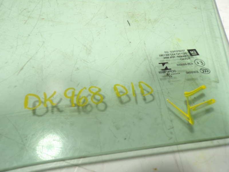 Recambio de cristal puerta delantero derecho para opel crossland x 1.2 referencia OEM IAM 13457716  