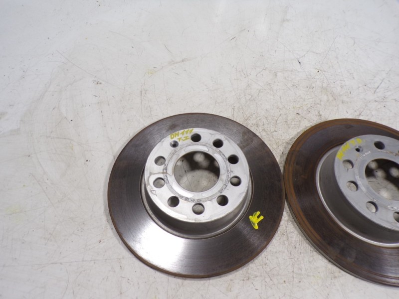 Recambio de disco freno trasero para volkswagen touran (5t1) advance bmt referencia OEM IAM 5Q0615601D  