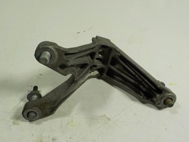 Recambio de soporte cambio para volvo s40 berlina 1.8 cat referencia OEM IAM   