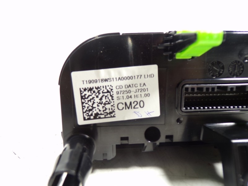 Recambio de mando climatizador para kia xceed 1.4 tgdi cat referencia OEM IAM 97250J7201WK 97250J7201 