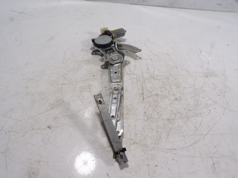 Recambio de elevalunas trasero derecho para nissan x-trail (t32) acenta 4x4 referencia OEM IAM 827206FR0A 827301BA0 2621004650