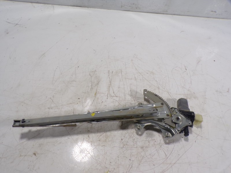 Recambio de elevalunas trasero derecho para nissan x-trail (t32) acenta 4x4 referencia OEM IAM 827206FR0A 827301BA0 2621004650