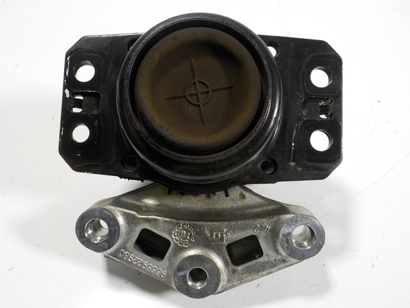Recambio de soporte motor derecho para peugeot rcz 1.6 16v turbo referencia OEM IAM  9636270080 