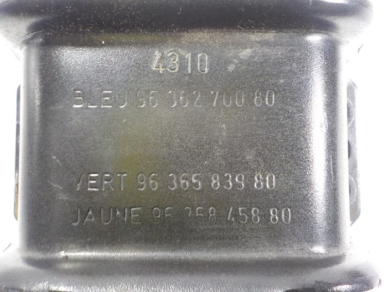 Recambio de soporte motor derecho para peugeot rcz 1.6 16v turbo referencia OEM IAM  9636270080 