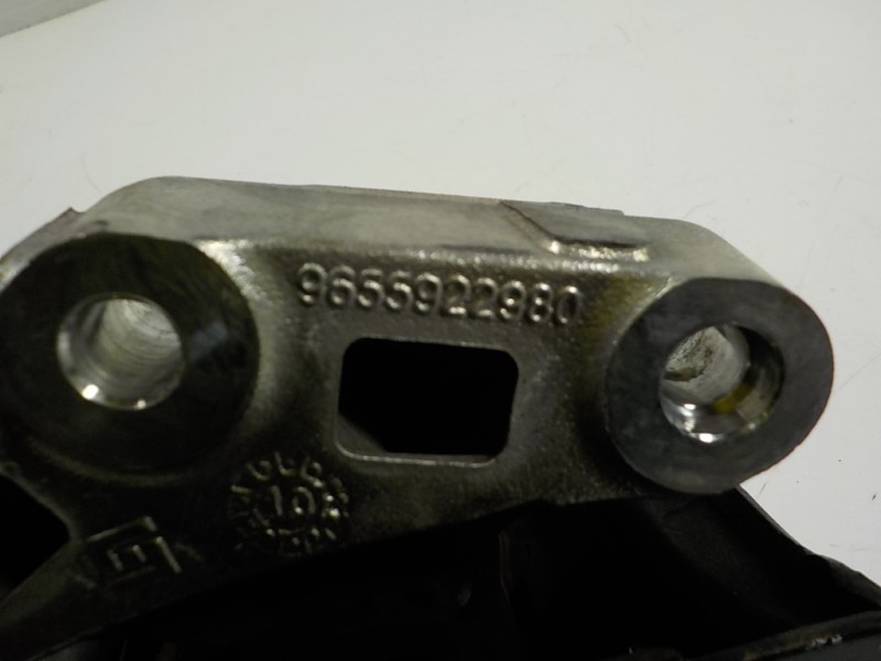 Recambio de soporte motor derecho para peugeot rcz 1.6 16v turbo referencia OEM IAM  9636270080 