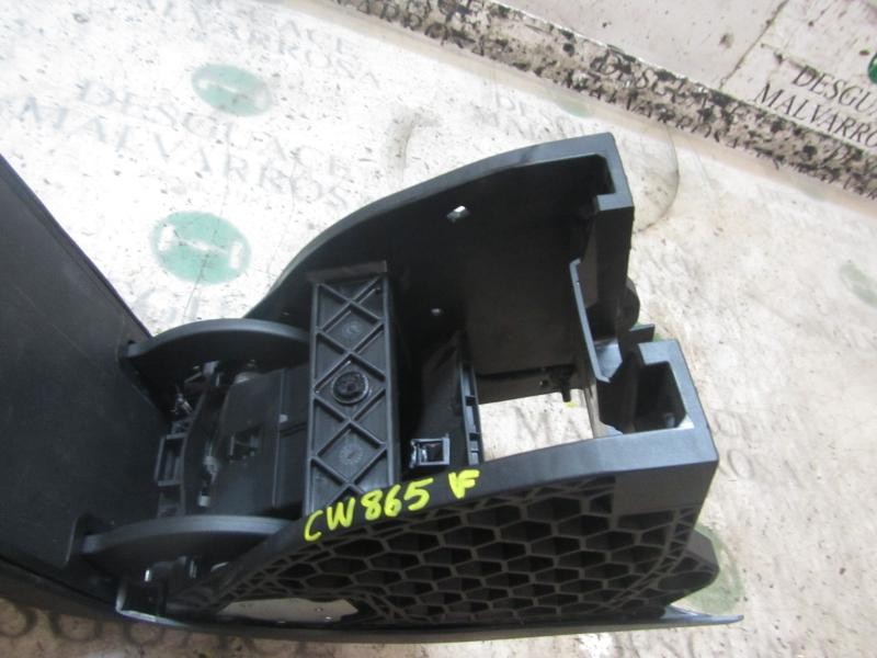 Recambio de apoyabrazos central para skoda octavia berlina (1z3) active referencia OEM IAM 1Z0864207EFJL  