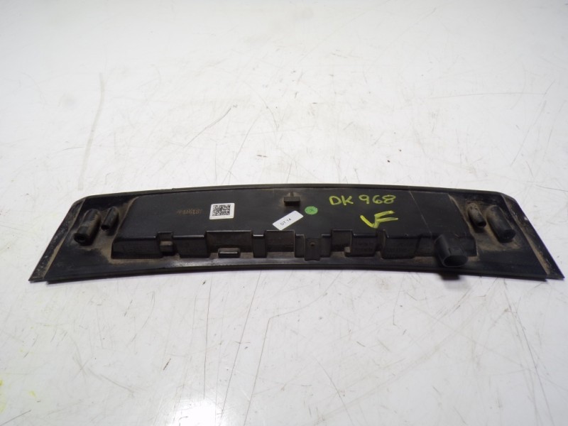 Recambio de piloto trasero central para opel crossland x 1.2 referencia OEM IAM 39037080 39037080 