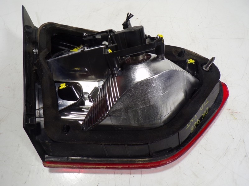 Recambio de piloto trasero derecho interior para opel crossland x 1.2 referencia OEM IAM 39137524  